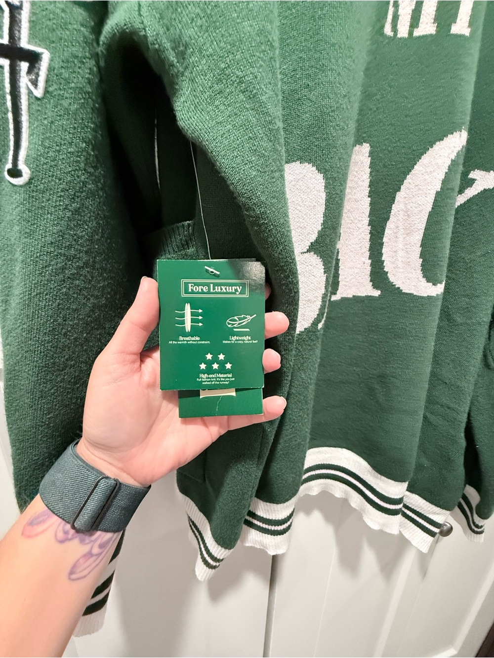 Green fore all Sweater with Back Slogan - Picture 5 of 8